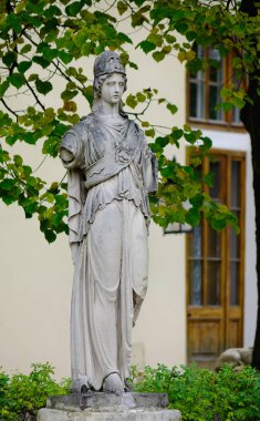 Rusya'da Pavlovsk Sarayı'nda sanat heykeli 