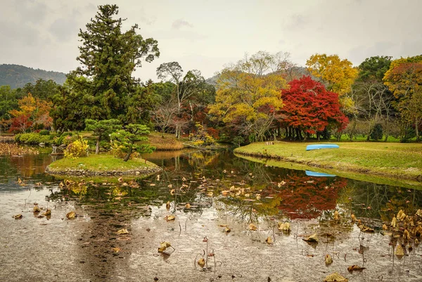 Paysages lacustres à l'automne à Kyoto, Japon — Photo