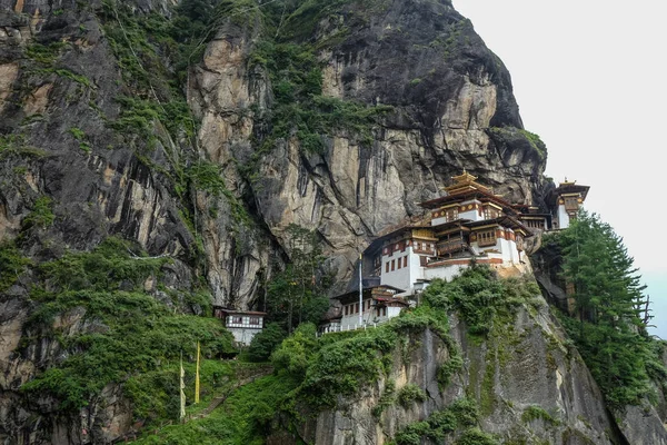 Монастырь Такцанг (Тигриное гнездо) в Бутане — стоковое фото