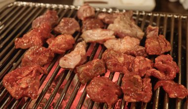 Geleneksel restoranda ızgara et 