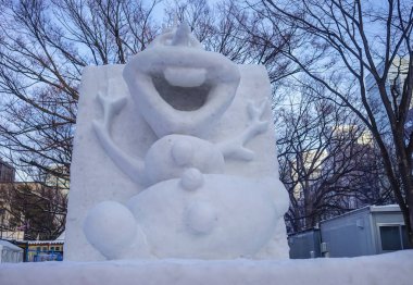 Yaya caddesinde buz heykeller
