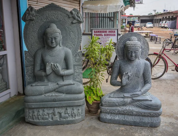 Статуи Будды на продажу — стоковое фото