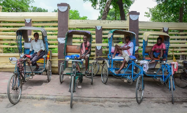 Um riquixá na rua em Bodhgaya, Índia — Fotografia de Stock