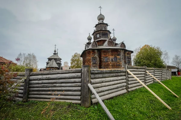 Ancient wooden house in Suzdal, Russia — Stock Photo, Image