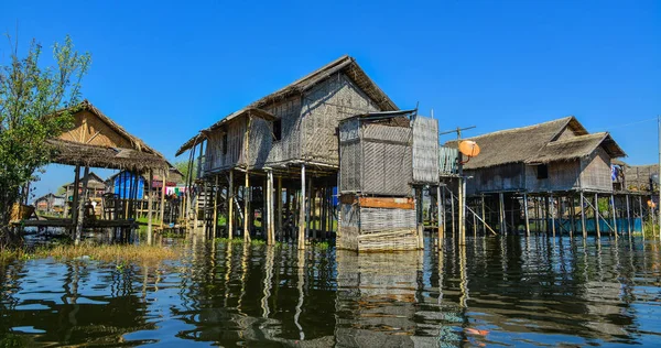 Floating village on Inle Lake, Myanmar — Stock Photo, Image