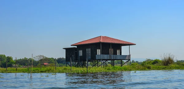 Village flottant sur le lac Inle, Myanmar — Photo