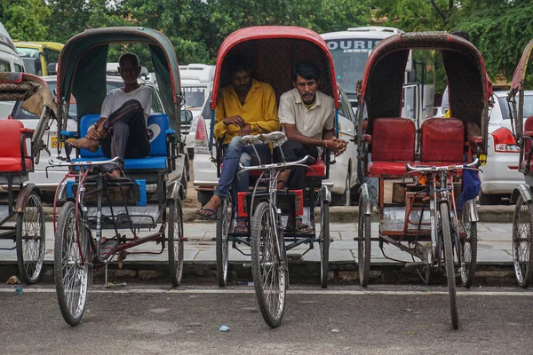 Rickshaw waiting on street — Stock Fotó