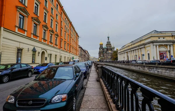 Stare budynki w: Sankt Petersburg, Federacja Rosyjska — Zdjęcie stockowe