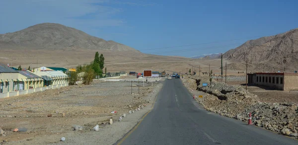 Ladakh'ta dağ yolu, Hindistan — Stok fotoğraf