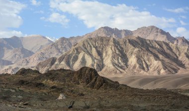 Keşmir & Jammu'nun dağ manzarası 