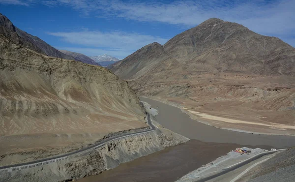 Keşmir & Jammu'nun dağ manzarası 