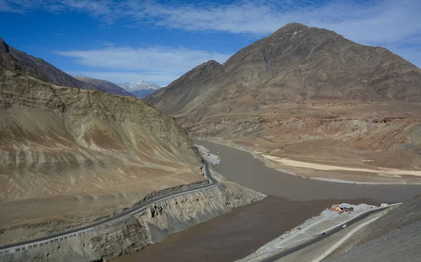 Keşmir & Jammu'nun dağ manzarası 