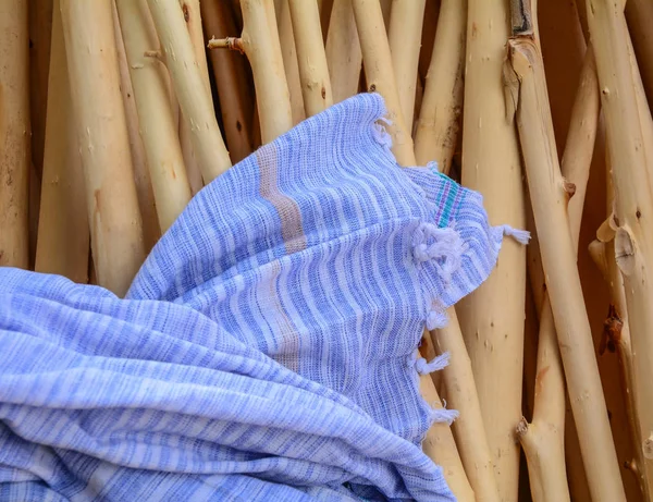 Um xale em madeira — Fotografia de Stock