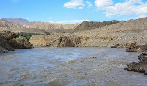Nebezpečná řeka v Ladakhu, Indie — Stock fotografie