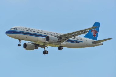 Singapur Havaalanı'na uçak inişi 