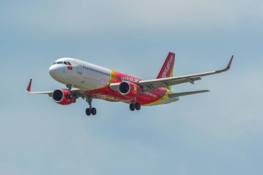 Singapur Havaalanı'na uçak inişi 