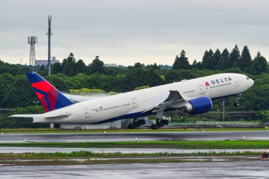 Tokyo Narita Havalimanı 'nda yolcu uçağı 