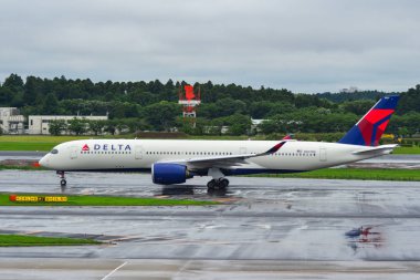 Tokyo Narita Havalimanı 'nda yolcu uçağı 