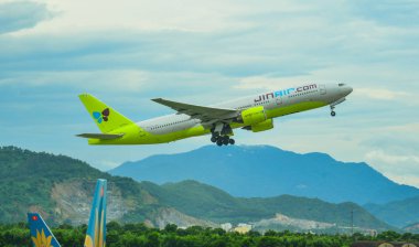 Da Nang Havaalanı 'ndan uçak alma 