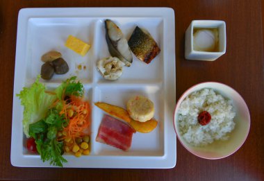 Akşam yemeği için Japon yemeği 