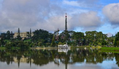 Göl manzarası-Dalat, Vietnam 'da 