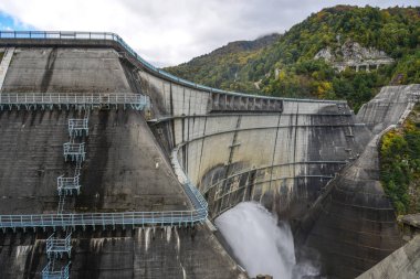 Kurobe Barajı: Toyama, Japan 