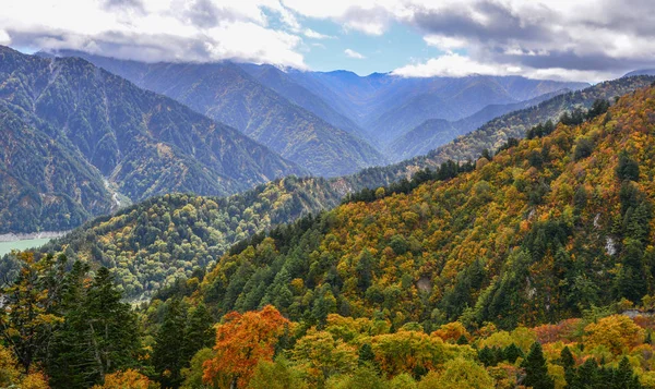 Mountain scenery at autumn in Japan — Stock Photo, Image