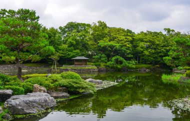 Japon bahçesinde pastoral manzara