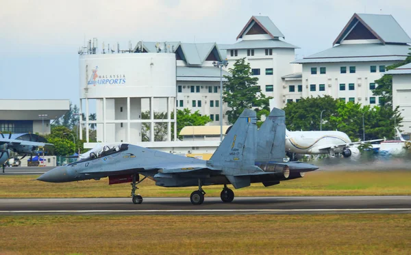 Stíhací letoun pro displej v Langkawi, Malajsii — Stock fotografie