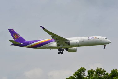 Havaalanında açılış yolcu uçak 