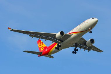 Havaalanında açılış yolcu uçak 