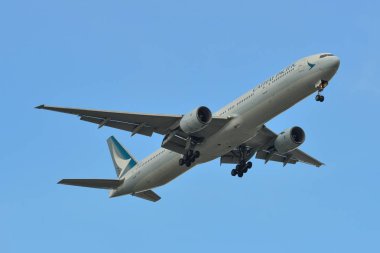 Havaalanında açılış yolcu uçak 