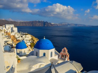 Santorini Adası'ndaki mavi kilise, Yunanistan 