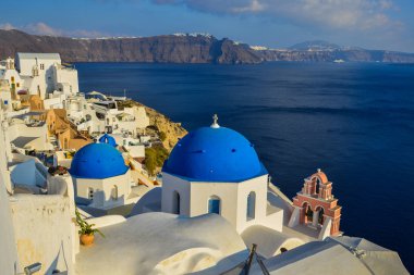 Santorini Adası'ndaki mavi kilise, Yunanistan 