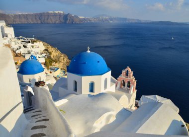 Santorini Adası'ndaki mavi kilise, Yunanistan 