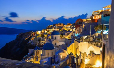 Santorini Adası gece sahnesi, Yunanistan 