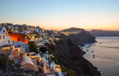 Santorini Adası gece sahnesi, Yunanistan 