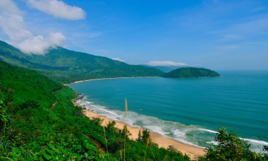 Güneşli bir günde güzel deniz 