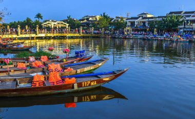 Hoi An, Vietnam Nehri ile eski binalar