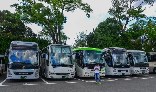 Nagoya, Japonya'da otoparkta turist otobüsleri — Stok fotoğraf