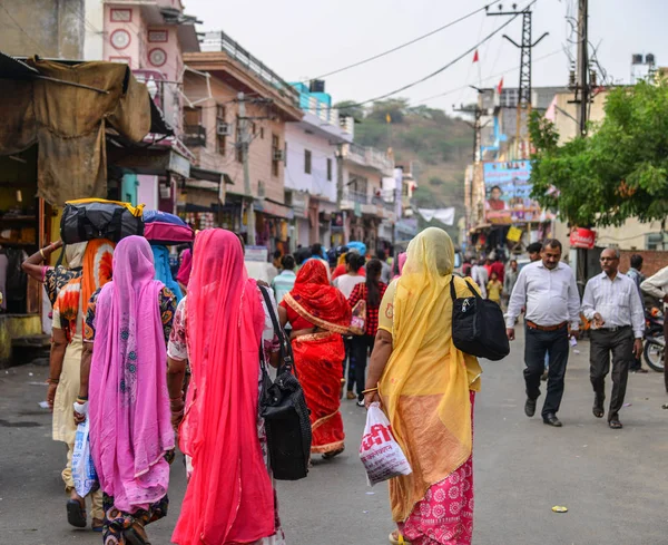 People on street in Pushkar, India — Stock Photo, Image