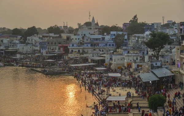 Meer van Pushkar en de stad — Stockfoto