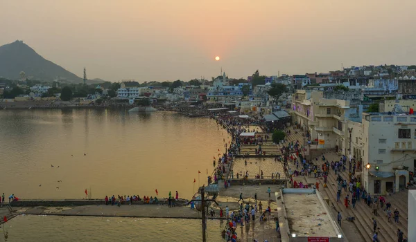 Meer van Pushkar en de stad — Stockfoto