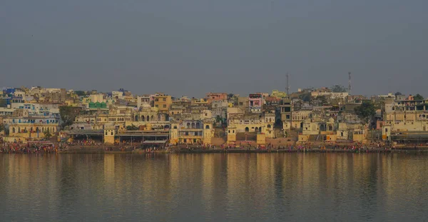 Meer van Pushkar en de stad — Stockfoto