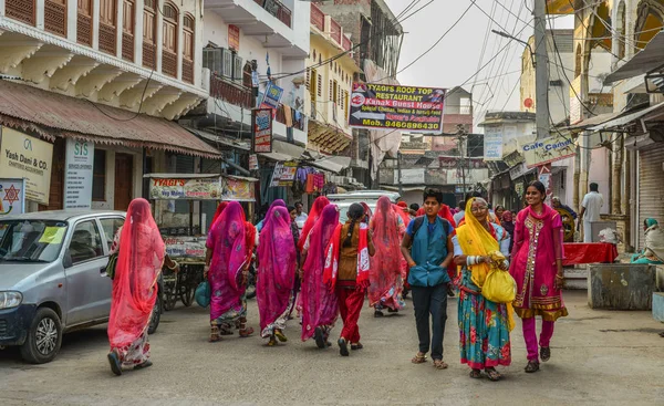 People on street in Pushkar, India — Stock Photo, Image