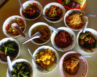 Bagan, Myanmar'da geleneksel yemek
