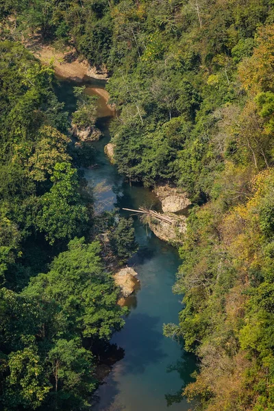 Flygbild över en grön skog i Myanmar — Stockfoto