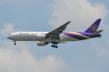 Havaalanında açılış yolcu uçak 