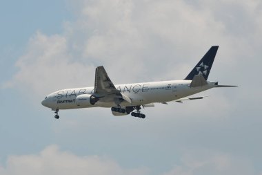 Havaalanında açılış yolcu uçak 