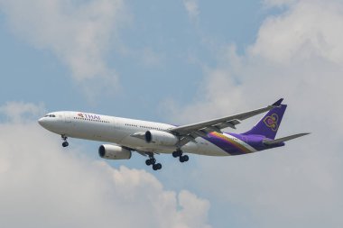 Havaalanında açılış yolcu uçak 